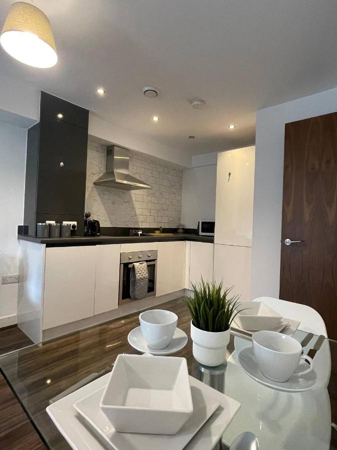 Modern Spacious 1 Bed Flat In Birmingham City Centre With Free Parking, Fast Free Wifi And Netflix Exterior photo